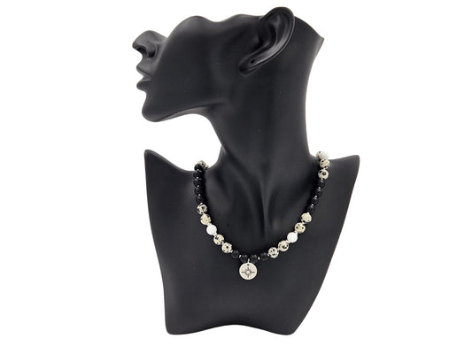 Kaklo vėrinys „Šešėlio šviesa“