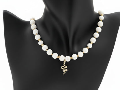 Kaklo vėrinys „Baltoji elegancija“