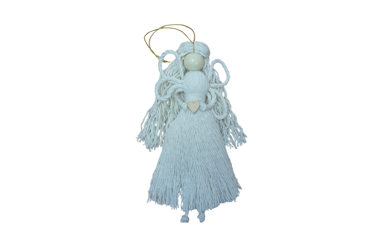 Rankų darbo macrame dekoracija „Dangiškas angelas“ baltos spalvos, 20 cm ilgio, eglutės ir namų papuošimas.